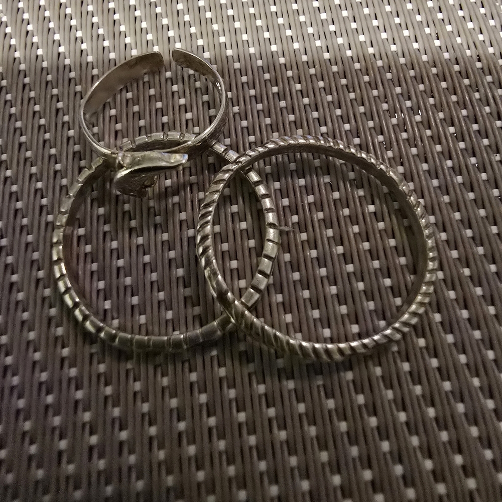 😎2 Sterling Rings Size 7 And A Silver Dolphin Toe Ring (Adjustable)